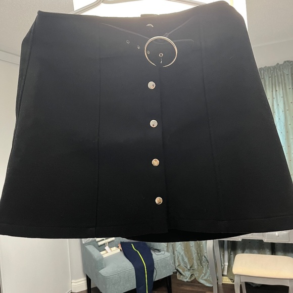 Zara Black Skirt - Picture 1 of 6